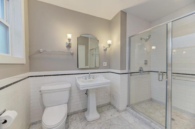 6833 S Cregier Avenue, Chicago, IL 60649