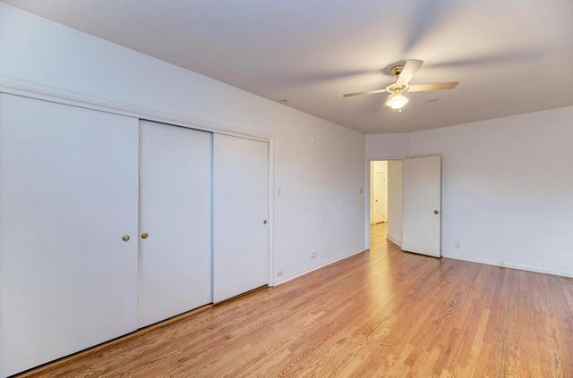 6833 S Cregier Avenue, Chicago, IL 60649