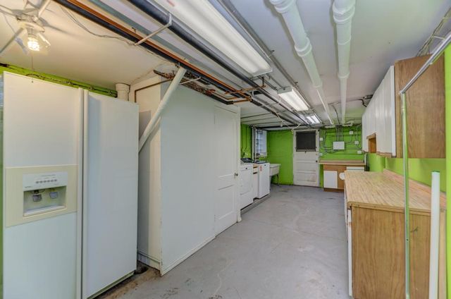 6833 S Cregier Avenue, Chicago, IL 60649
