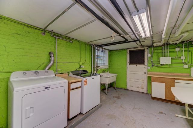 6833 S Cregier Avenue, Chicago, IL 60649
