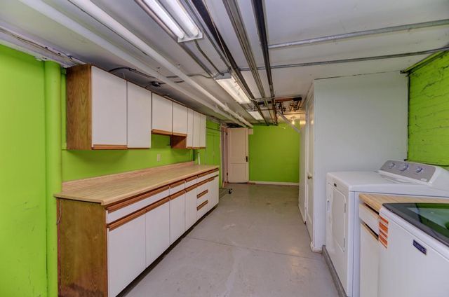 6833 S Cregier Avenue, Chicago, IL 60649