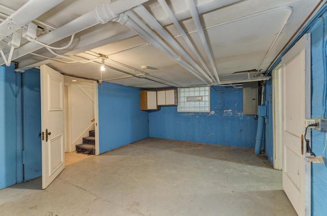 6833 S Cregier Avenue, Chicago, IL 60649
