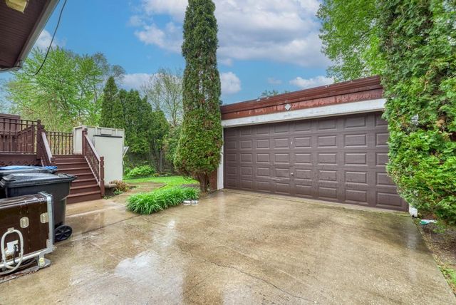 6833 S Cregier Avenue, Chicago, IL 60649