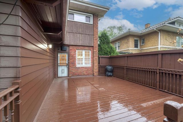 6833 S Cregier Avenue, Chicago, IL 60649