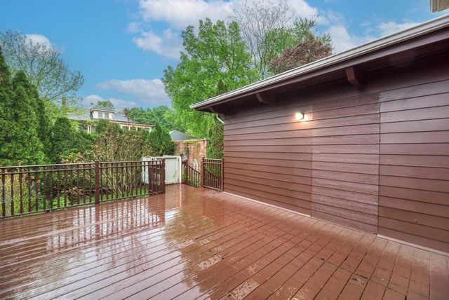 6833 S Cregier Avenue, Chicago, IL 60649