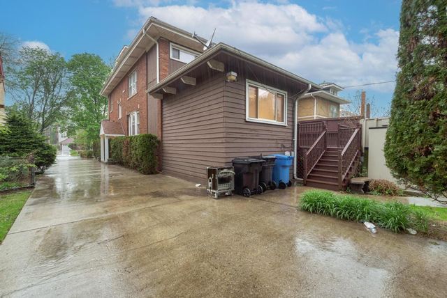 6833 S Cregier Avenue, Chicago, IL 60649