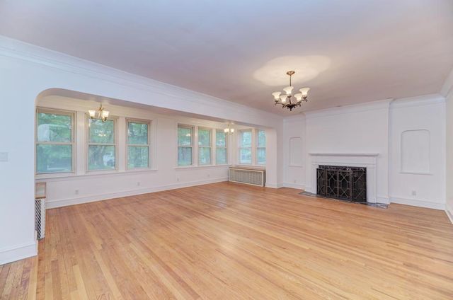 6833 S Cregier Avenue, Chicago, IL 60649