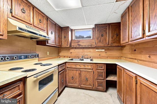 360 OAK DR, Harleysville, PA 19438
