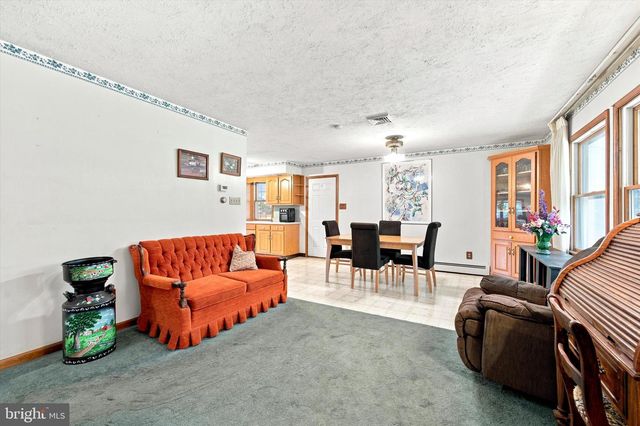 360 OAK DR, Harleysville, PA 19438