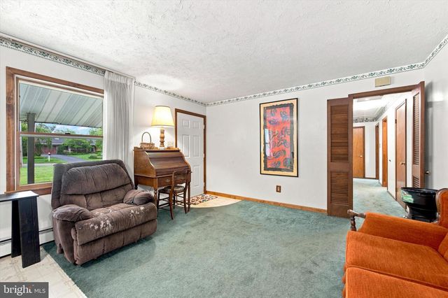 360 OAK DR, Harleysville, PA 19438