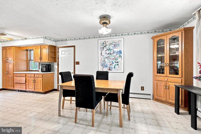 360 OAK DR, Harleysville, PA 19438