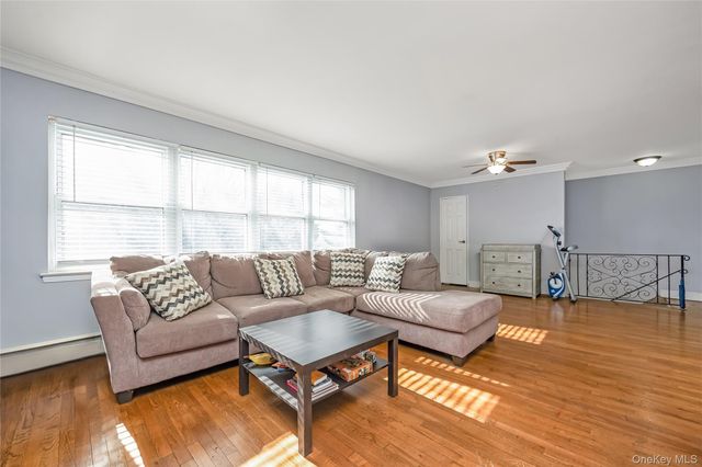 13 Farber Drive 13, West Babylon, NY 11704