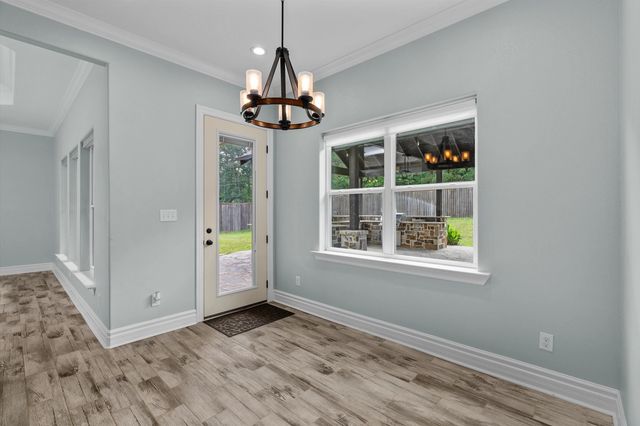 281 S Tracy Dr, Longview, TX 75603