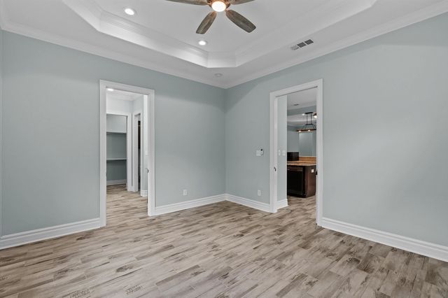 281 S Tracy Dr, Longview, TX 75603