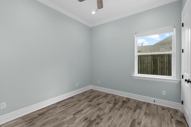 281 S Tracy Dr, Longview, TX 75603