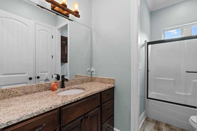 281 S Tracy Dr, Longview, TX 75603