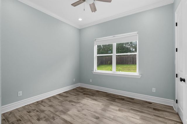 281 S Tracy Dr, Longview, TX 75603