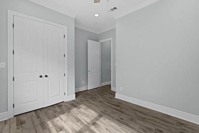 281 S Tracy Dr, Longview, TX 75603