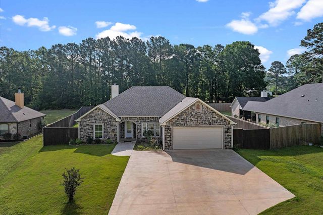 281 S Tracy Dr, Longview, TX 75603