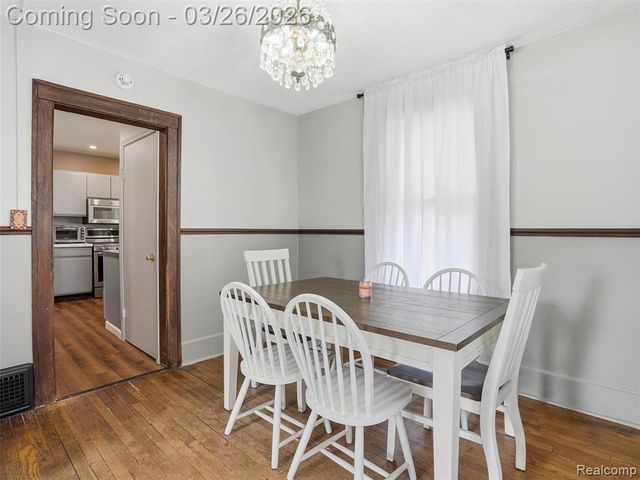 320 W Hazelhurst Street, Ferndale, MI 48220