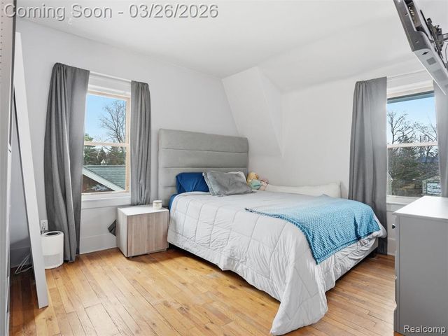 320 W Hazelhurst Street, Ferndale, MI 48220