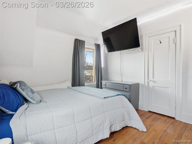 320 W Hazelhurst Street, Ferndale, MI 48220