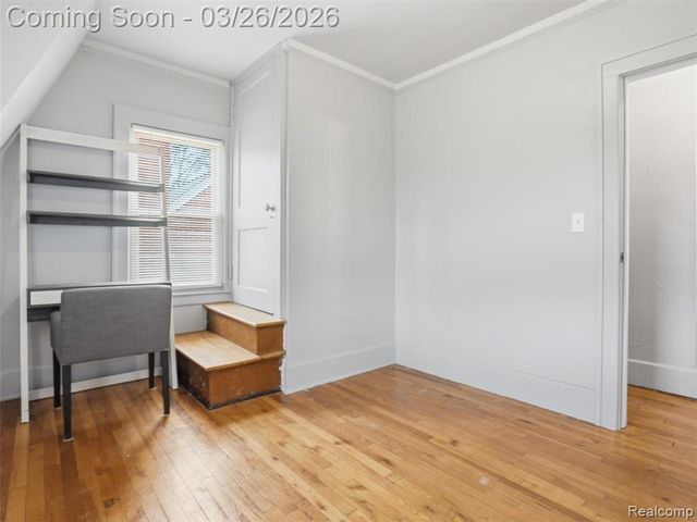 320 W Hazelhurst Street, Ferndale, MI 48220