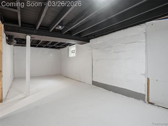 320 W Hazelhurst Street, Ferndale, MI 48220