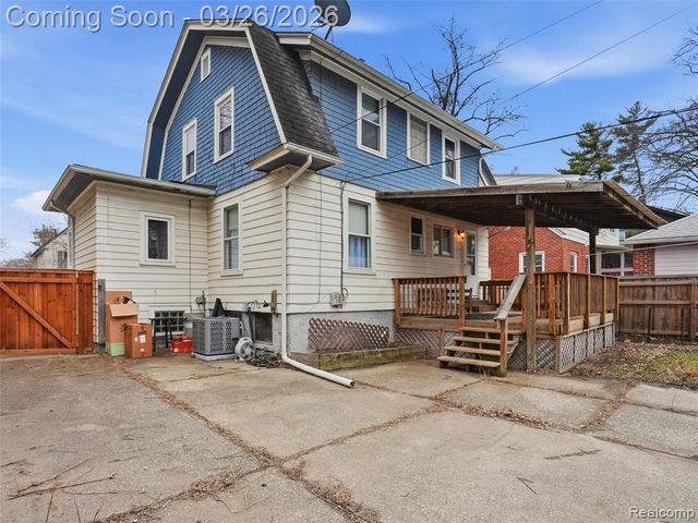 320 W Hazelhurst Street, Ferndale, MI 48220