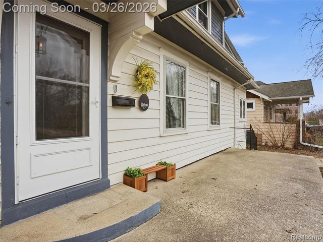 320 W Hazelhurst Street, Ferndale, MI 48220