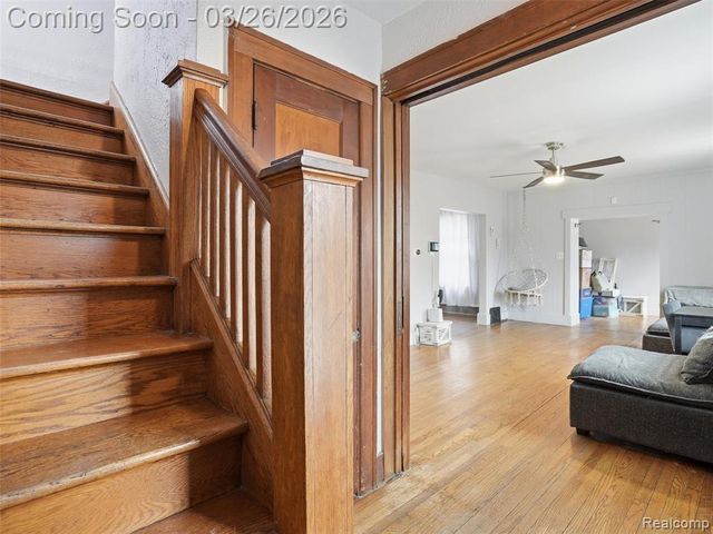 320 W Hazelhurst Street, Ferndale, MI 48220