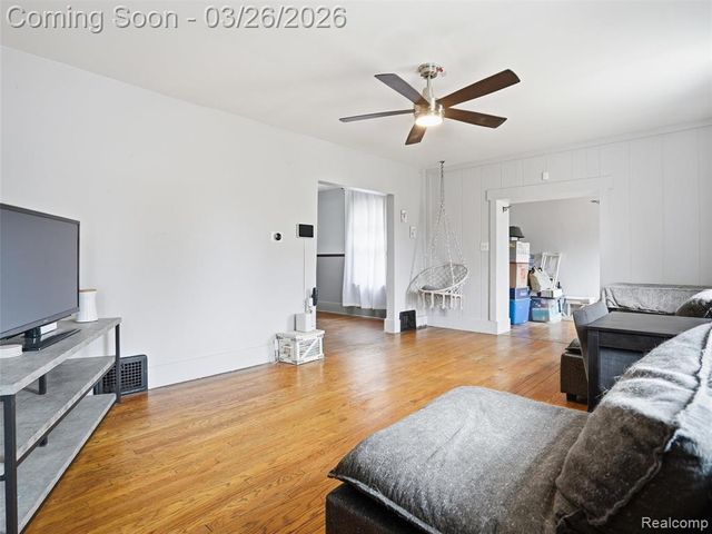 320 W Hazelhurst Street, Ferndale, MI 48220