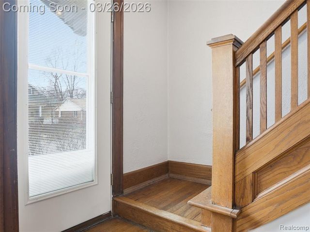 320 W Hazelhurst Street, Ferndale, MI 48220