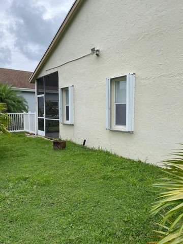 6264 Lansdowne Circle, Boynton Beach, FL 33472