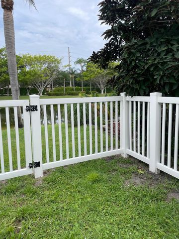 6264 Lansdowne Circle, Boynton Beach, FL 33472
