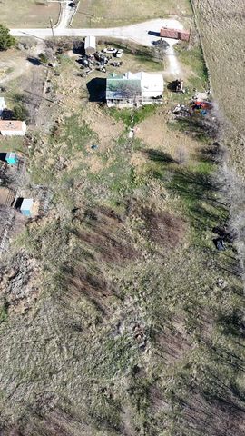 716 Coyote Trail, Rhome, TX 76078