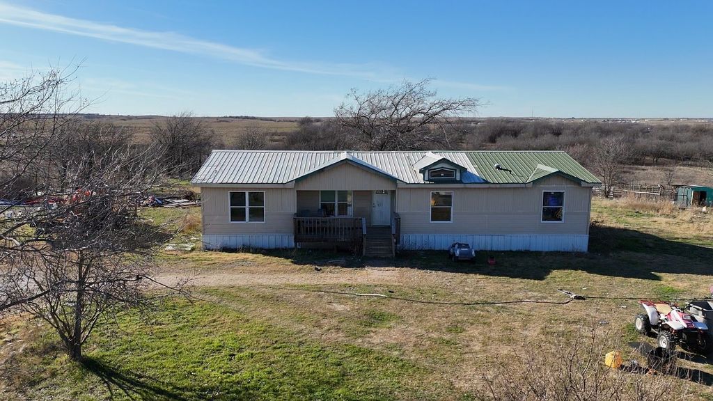 716 Coyote Trail, Rhome, TX 76078