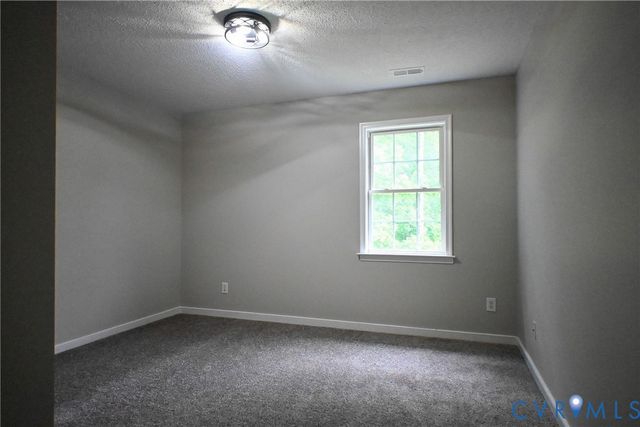 5901 Barnwood Dr, Ampthill, VA 23234