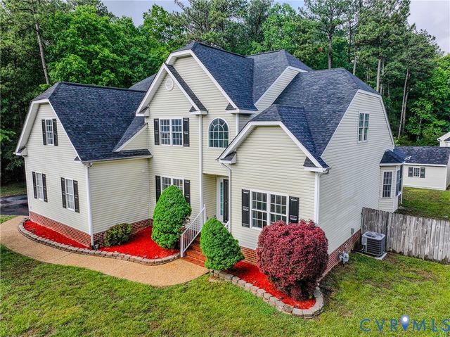 5901 Barnwood Dr, Ampthill, VA 23234