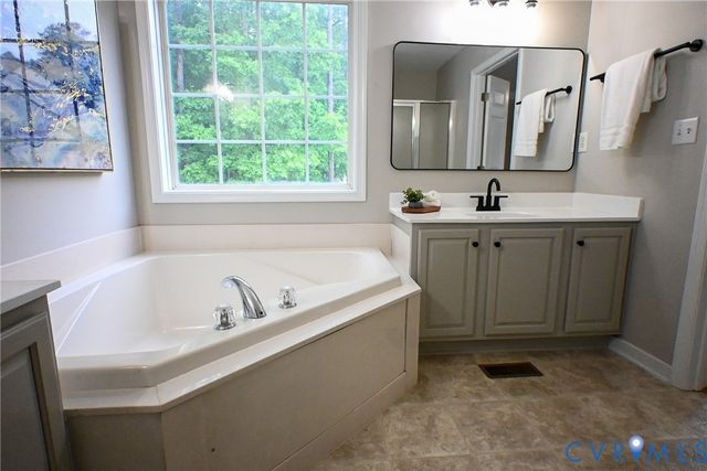 5901 Barnwood Dr, Ampthill, VA 23234