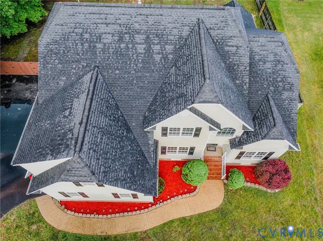 5901 Barnwood Dr, Ampthill, VA 23234