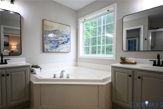 5901 Barnwood Dr, Ampthill, VA 23234