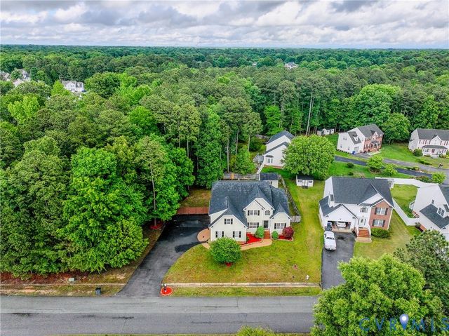 5901 Barnwood Dr, Ampthill, VA 23234