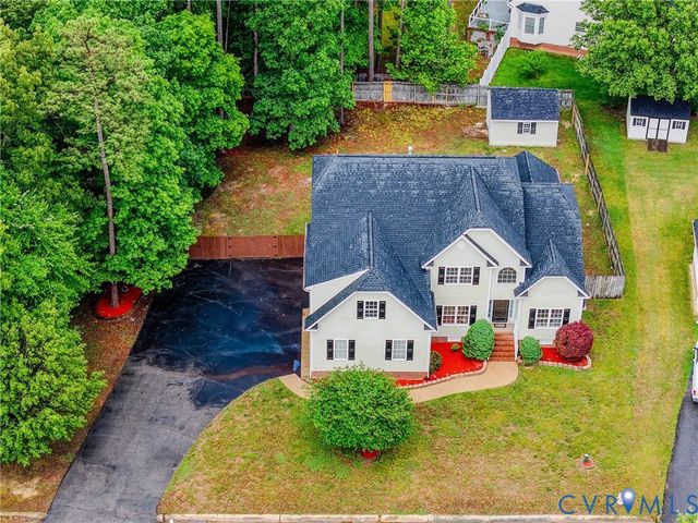 5901 Barnwood Dr, Ampthill, VA 23234