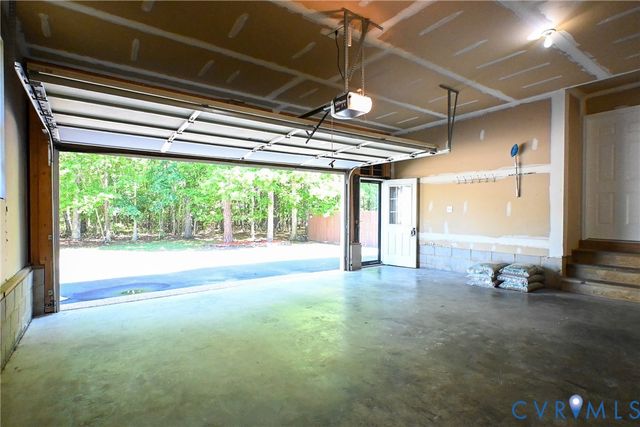 5901 Barnwood Dr, Ampthill, VA 23234