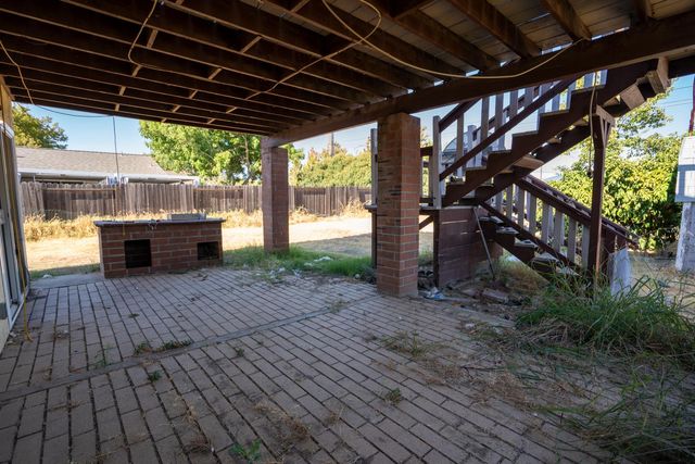 4221 Rosecrest Way, Sacramento, CA 95826