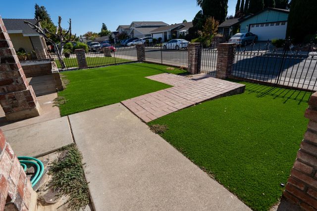 4221 Rosecrest Way, Sacramento, CA 95826