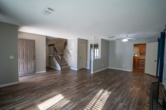 4221 Rosecrest Way, Sacramento, CA 95826