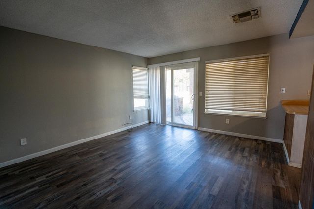 4221 Rosecrest Way, Sacramento, CA 95826