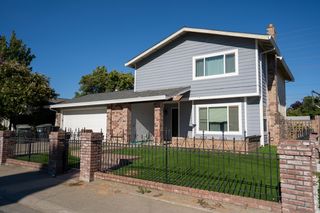 4221 Rosecrest Way, Sacramento, CA 95826